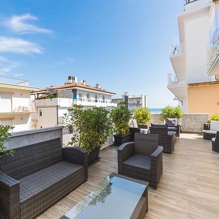 רימיני Hotel Romina מראה חיצוני תמונה